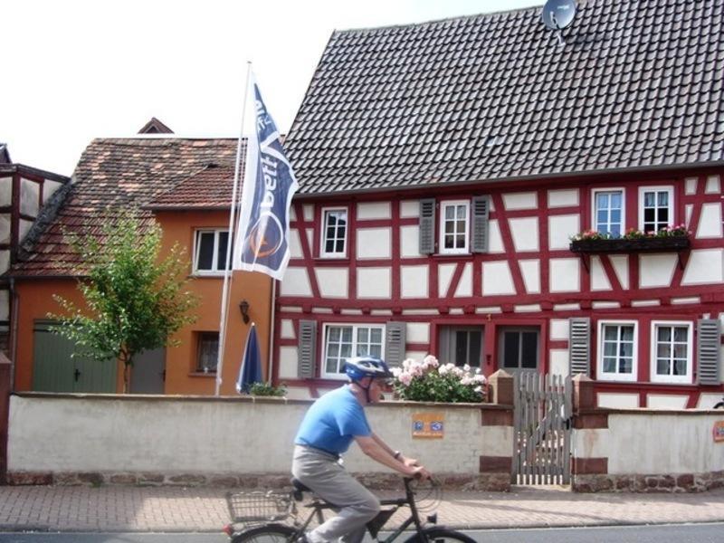 Haus Nostalgie Apartment Kleinheubach Cameră foto